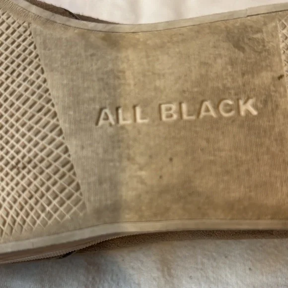 ALL BLACK BRAND, Taupe suede tassel shoes size 37.5. - Picture 6 of 7